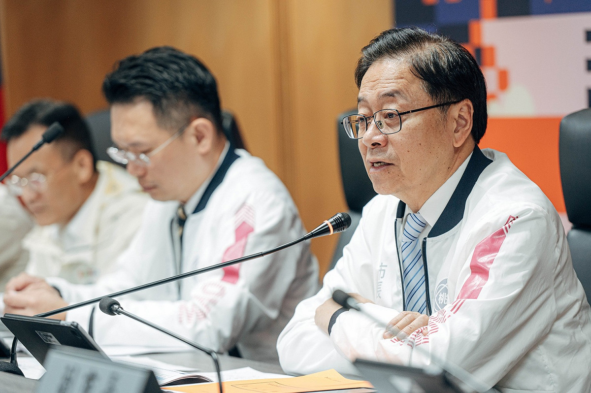 張善政指示各局處需加強抗旱各項整備工作，提早因應可能的旱災。 圖：桃園市政府／提供