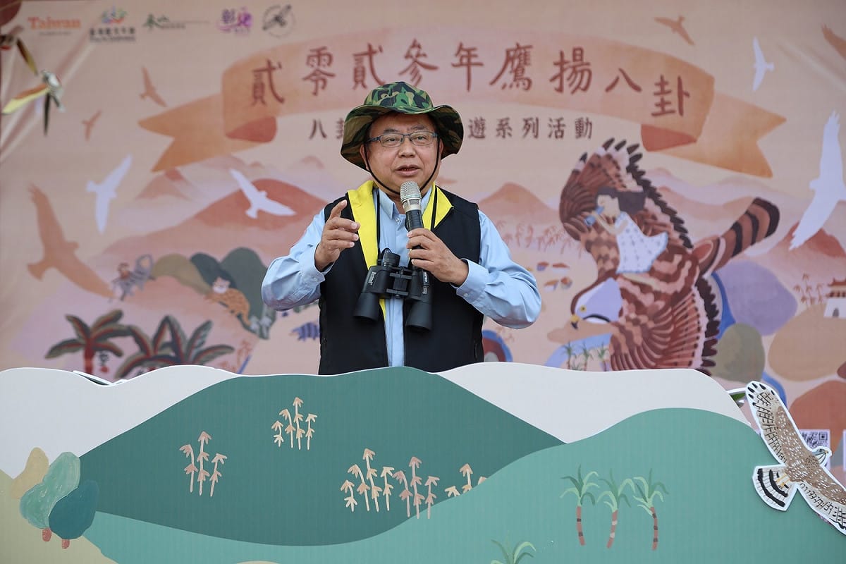 處長曹忠猷歡迎民眾來八卦山賞鷹。 參山國家風景區管理處/提供