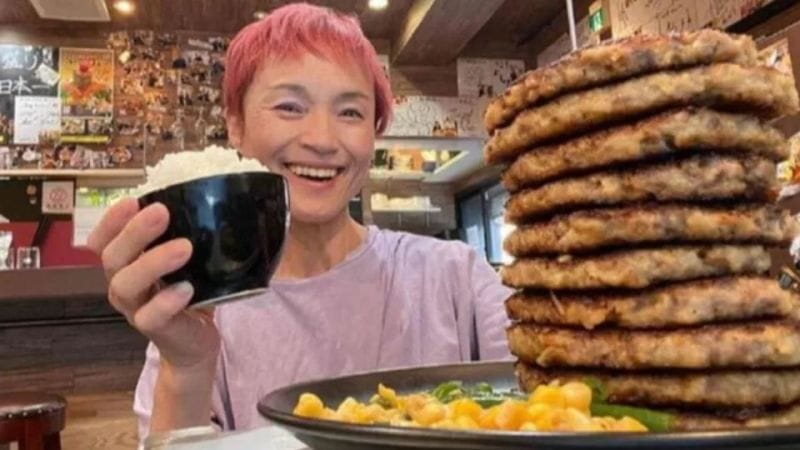 日本女子大胃王菅原初代在本月9日癌逝，享年59歲。 圖／翻攝自@greengreen442推特