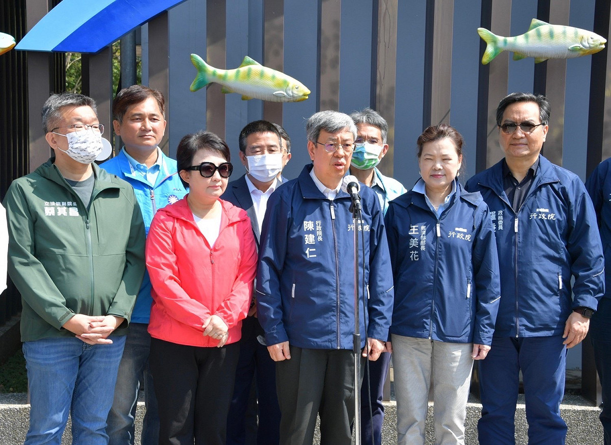 行政院長陳建仁今天到大甲溪上游視察水情。 行政院中辦/提供