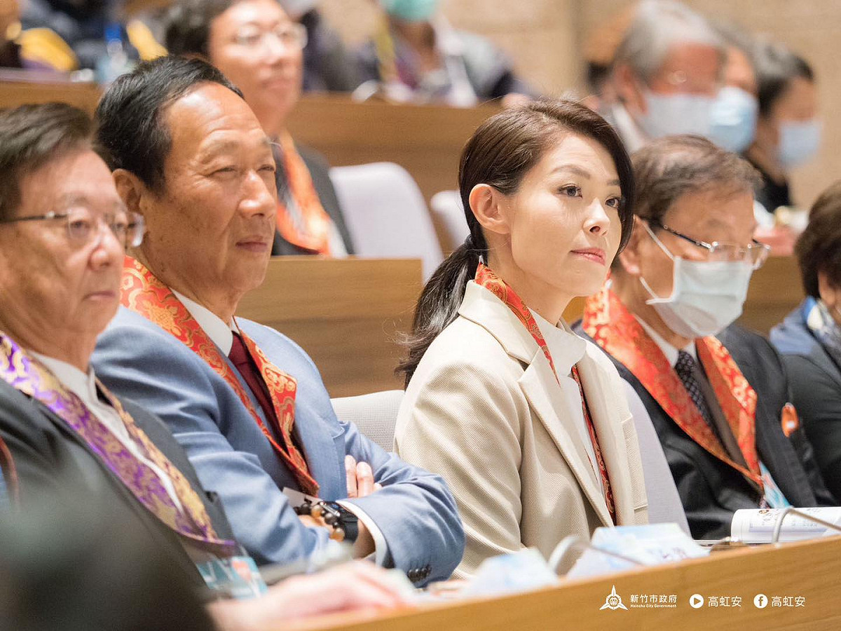 「被離職」的錢康明爆高虹安的「好友」干預市政，郭台銘表示，高虹安自己要去面對。 圖: 翻攝自新竹市政府(資料照)