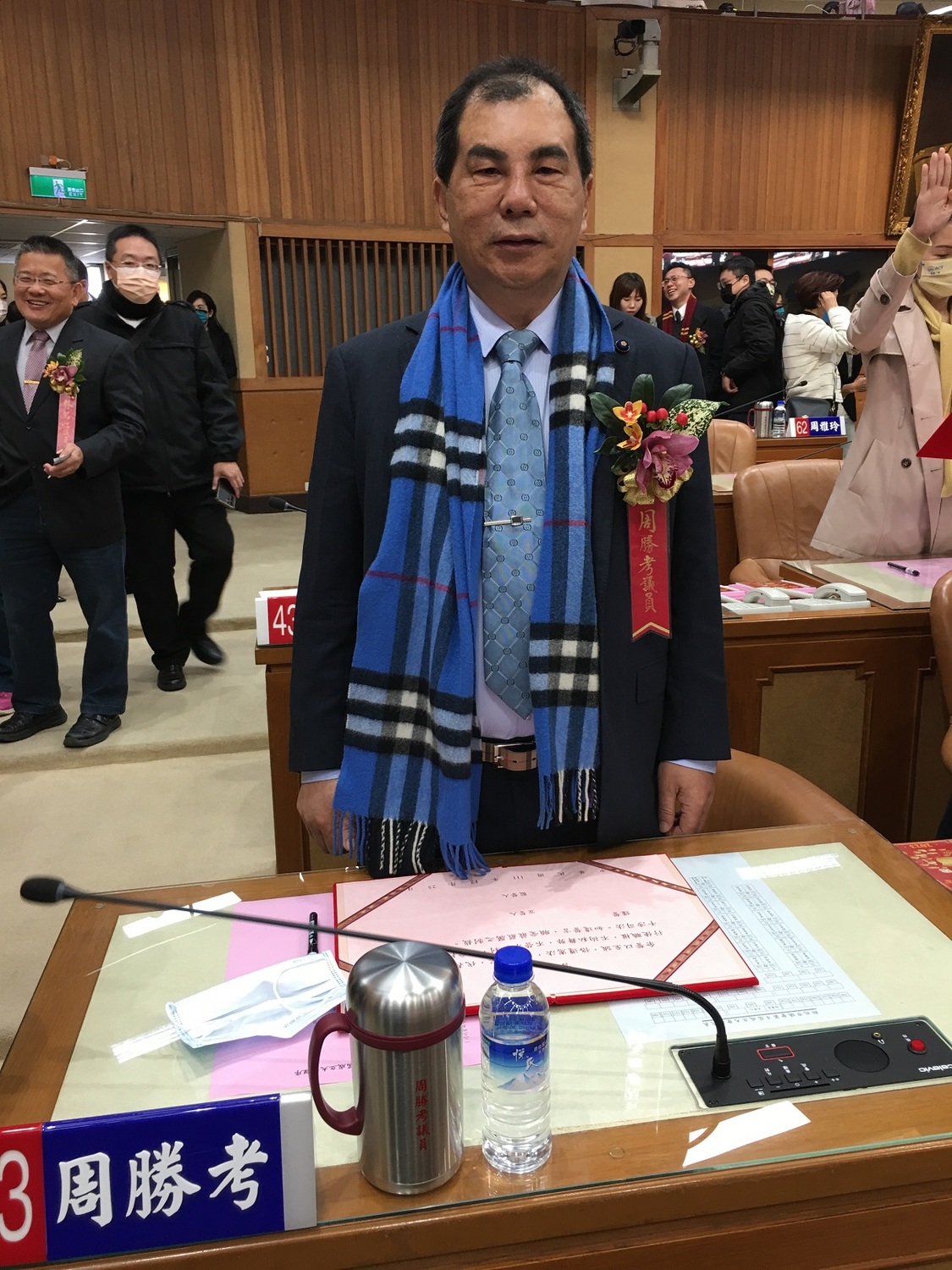 國民黨新北市議員周勝考呼籲新北市府研議，讓新北愛心卡持有人亦可使用每月480點乘坐雙北捷運。 圖：新北市議員周勝考提供