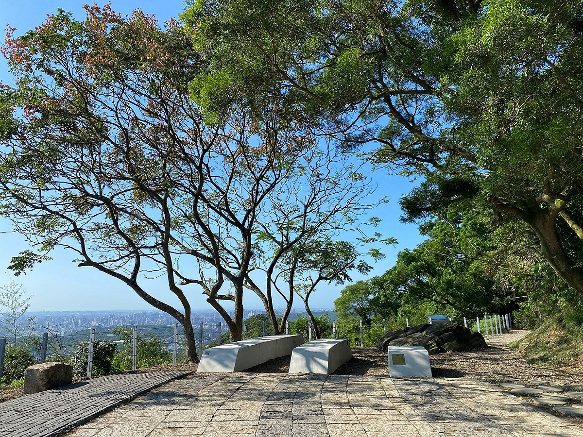 觀旅局打造「微笑山線」從山林旅遊的角度，營造眺望、休憩環境亮點。 圖：新北市觀旅局提供