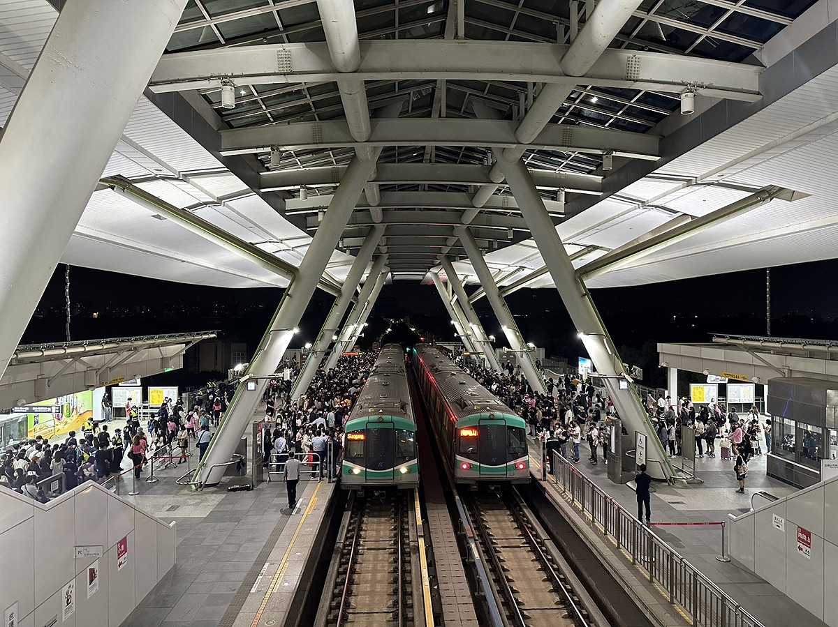 高捷世運站以3分鐘密集班距進行疏運。 圖：高雄市交通局/提供