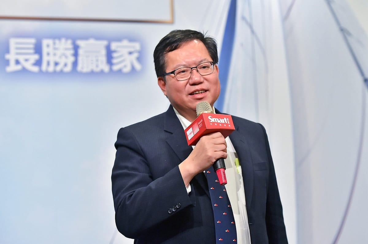 鄭文燦涉嫌貪汙收賄案，桃園地檢署以其涉犯貪污治罪條例起訴從重量刑12年。 圖：行政院提供/資料照