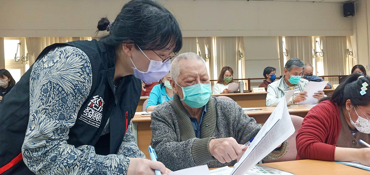 經發局辦理改善計畫說明會，至今已吸引1022家次參與，協助廠商安心納管及改善，邁向合法轉型並永續經營。 圖：新北市經發局提供