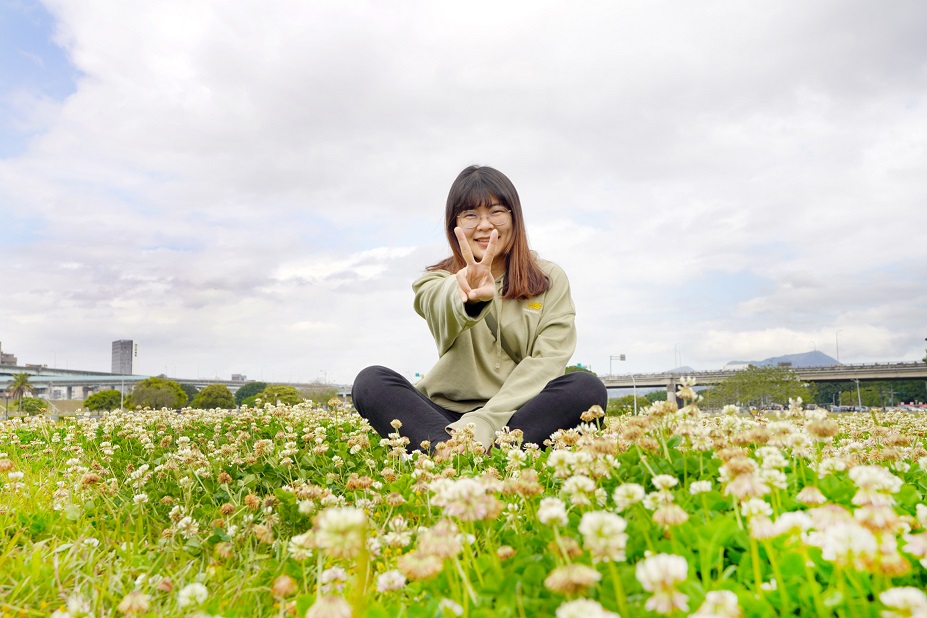 春遊賞花之際一定要留下可愛的打卡照。 圖：新北市高灘處提供
