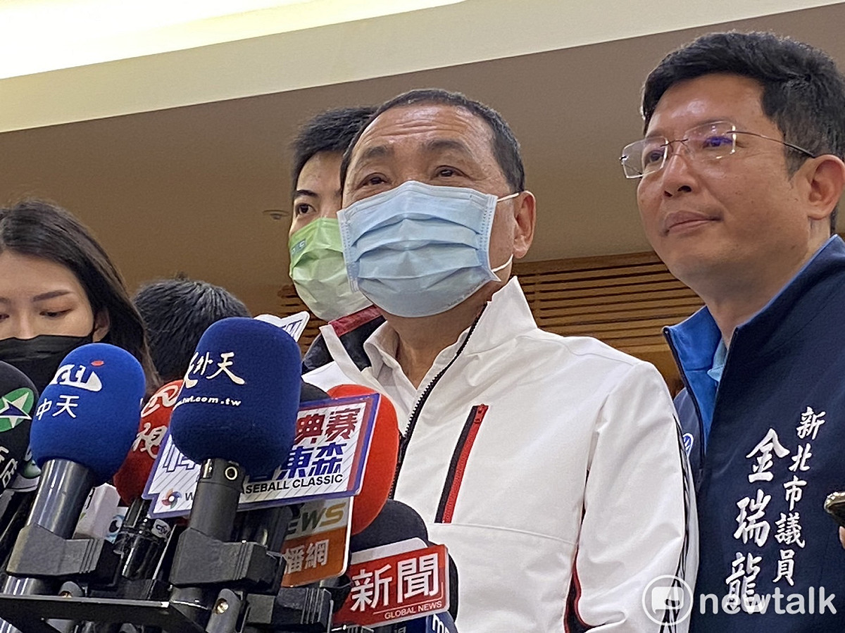侯友宜表示，民調上上下下都值得參考，隨時都要自我惕勵，面對問題所在，要全力檢討。 圖：林昀真/攝