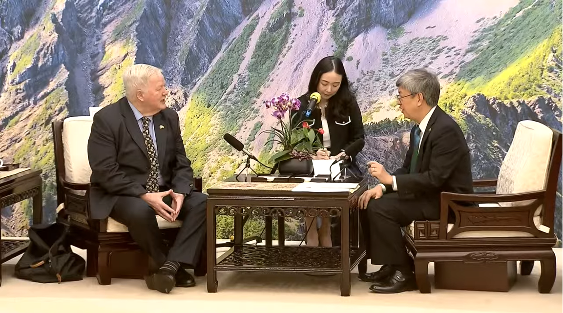 行政院長陳建仁今（22）天上午接見「台英國會小組」訪問團。 圖：擷自直播畫面