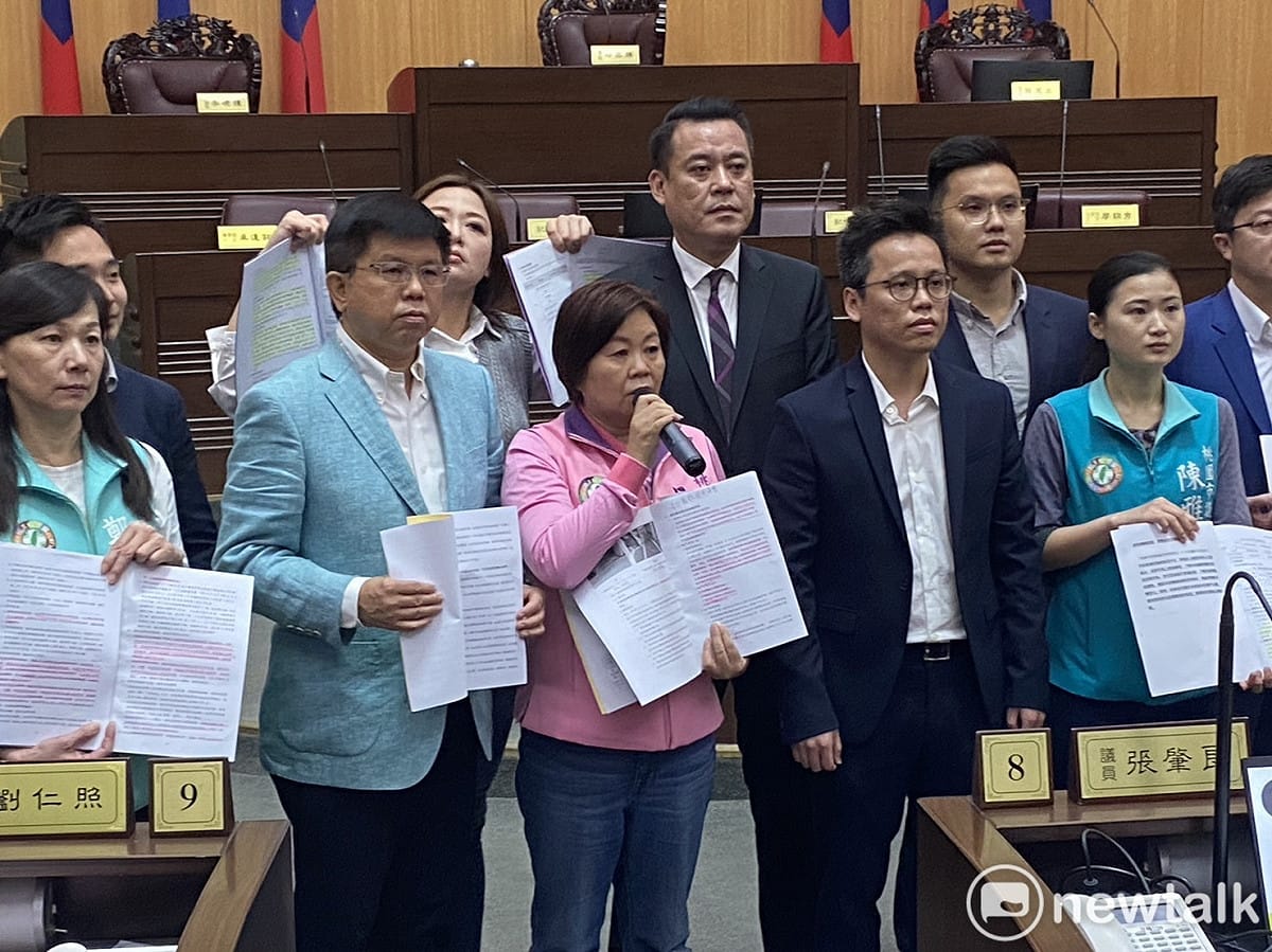 桃園市議會民進黨團譴責，張善政帶領的市府團隊態度不佳，應對議會道歉。 圖：林昀真/攝