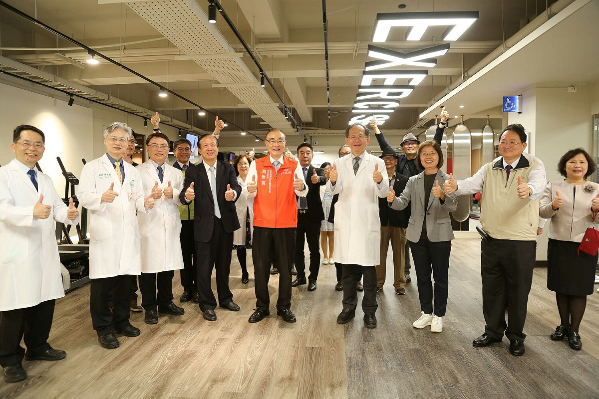 退輔會主委馮世寬訪視台中榮總。 台中榮總/提供