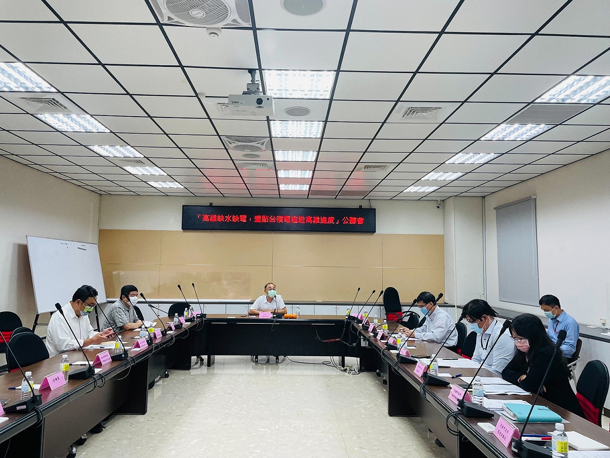 「高雄缺水缺電，盤點台積電進駐高雄進度」公聽會。 圖：高雄市議會/提供