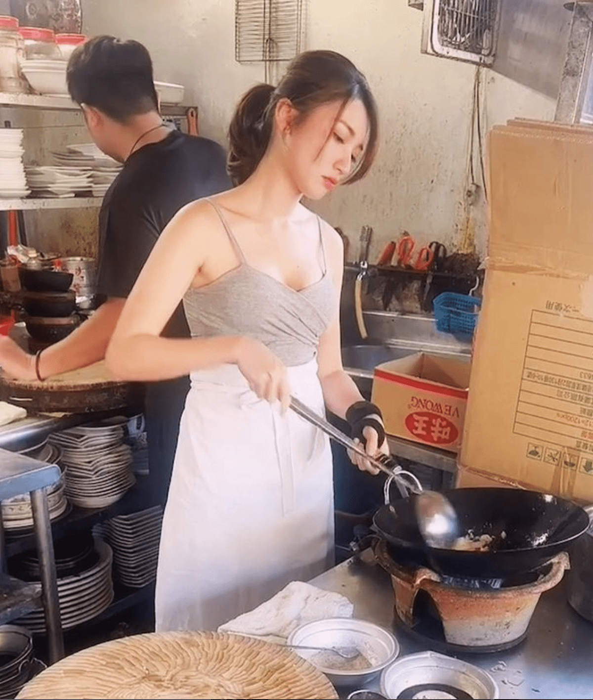 樹林「炒飯正妹」林彤近日突然爆紅。 圖：翻攝自IG＠riley_1208_