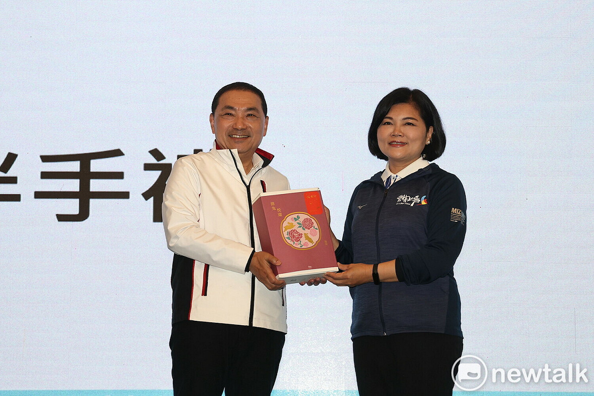 雲林縣長張麗善今率縣府團隊至新北市政府交流智慧城市推動成果。 圖：林昀真/攝
