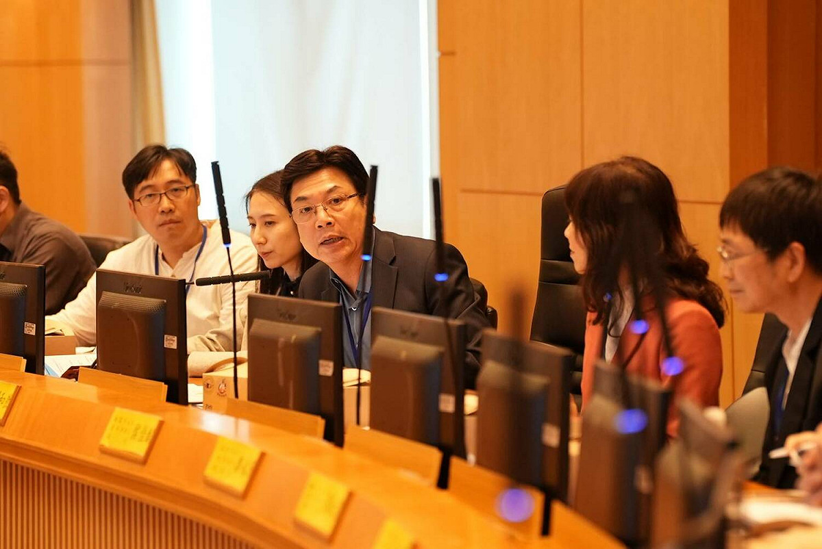 新北市副市長劉和然致詞歡迎桃園市政府青年事務局長侯佳齡、基隆市政府產業發展處副處長鄭永陽 、各大專院校育成中心以及商會代表參與會議。 圖：新北市青年局提供