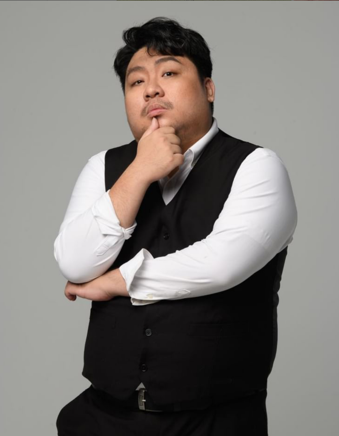 知名遊戲實況主「亞洲統神」張嘉航升格三寶爸。 圖：翻攝自IG＠godtoneasia