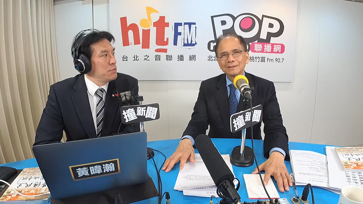 黃暐瀚（左）專訪立法院長游錫堃（右），針對台獨議題與台美關係進行討論。 圖：翻攝自POP撞新聞YT