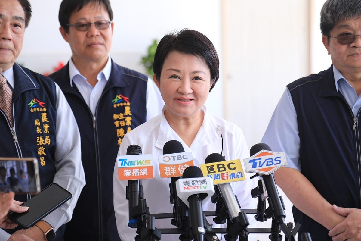 台中市長盧秀燕說，泛藍系統人才濟濟，都是一時之選，因此人選很難產生，她之所以拋磚引玉、率先退讓，就是希望打破僵局，讓更有意願、更有能力承擔的人早日出現。 台中市政府/提供