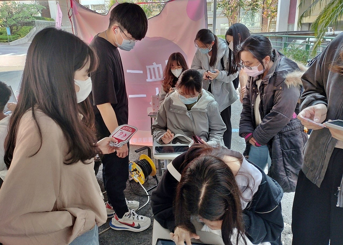 弘光科大護理系學會固定每學期舉辦兩次的捐血活動，每次舉辦全校師生皆熱列參與。 弘光科大/提供