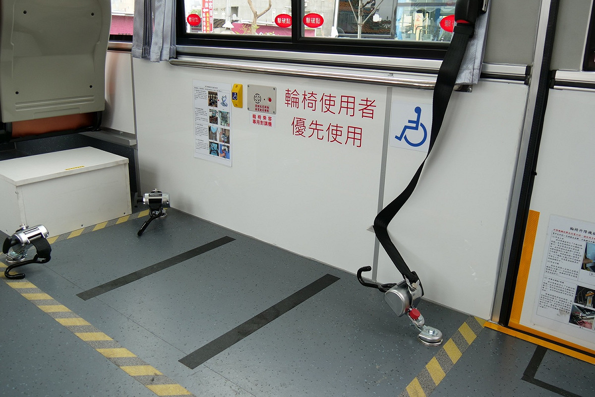 輪椅座位區。 圖：新北市交通局提供