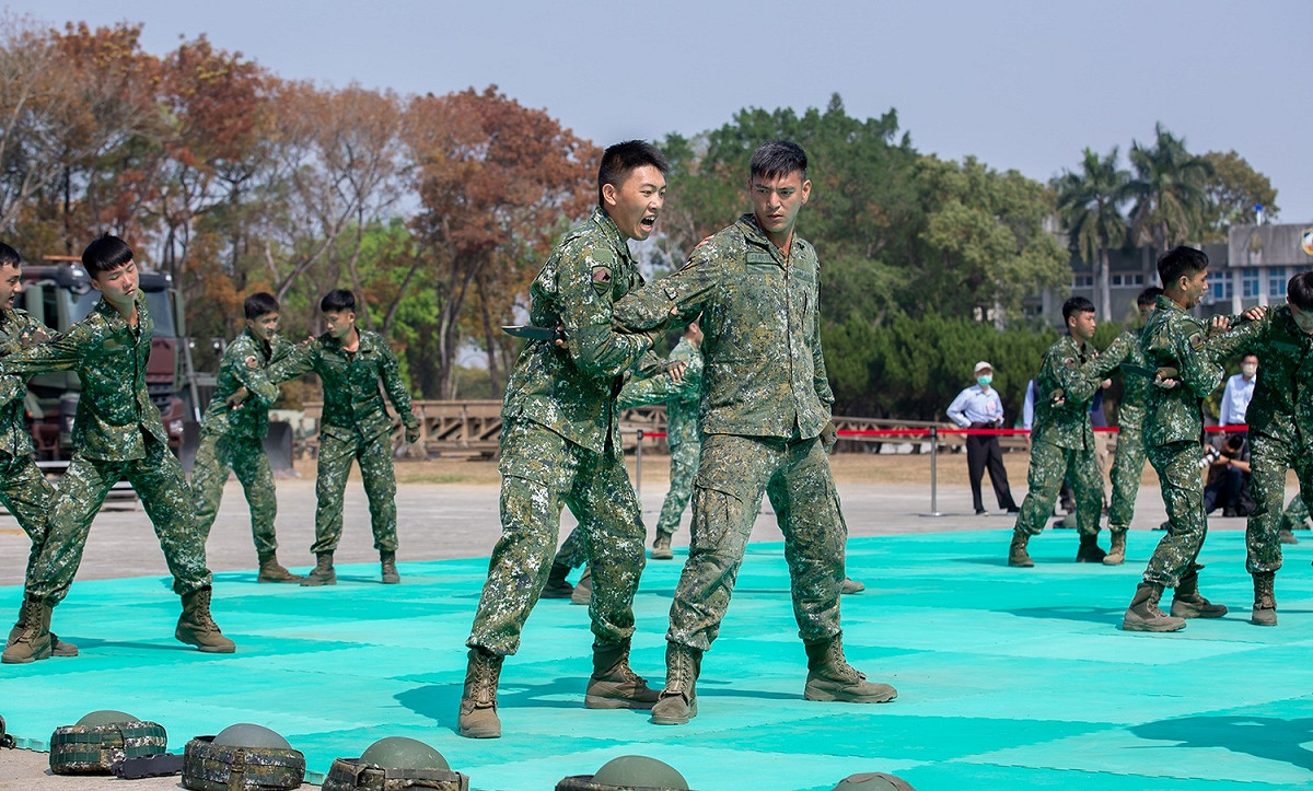 陸軍52工兵群演練近戰格鬥 圖：總統府提供