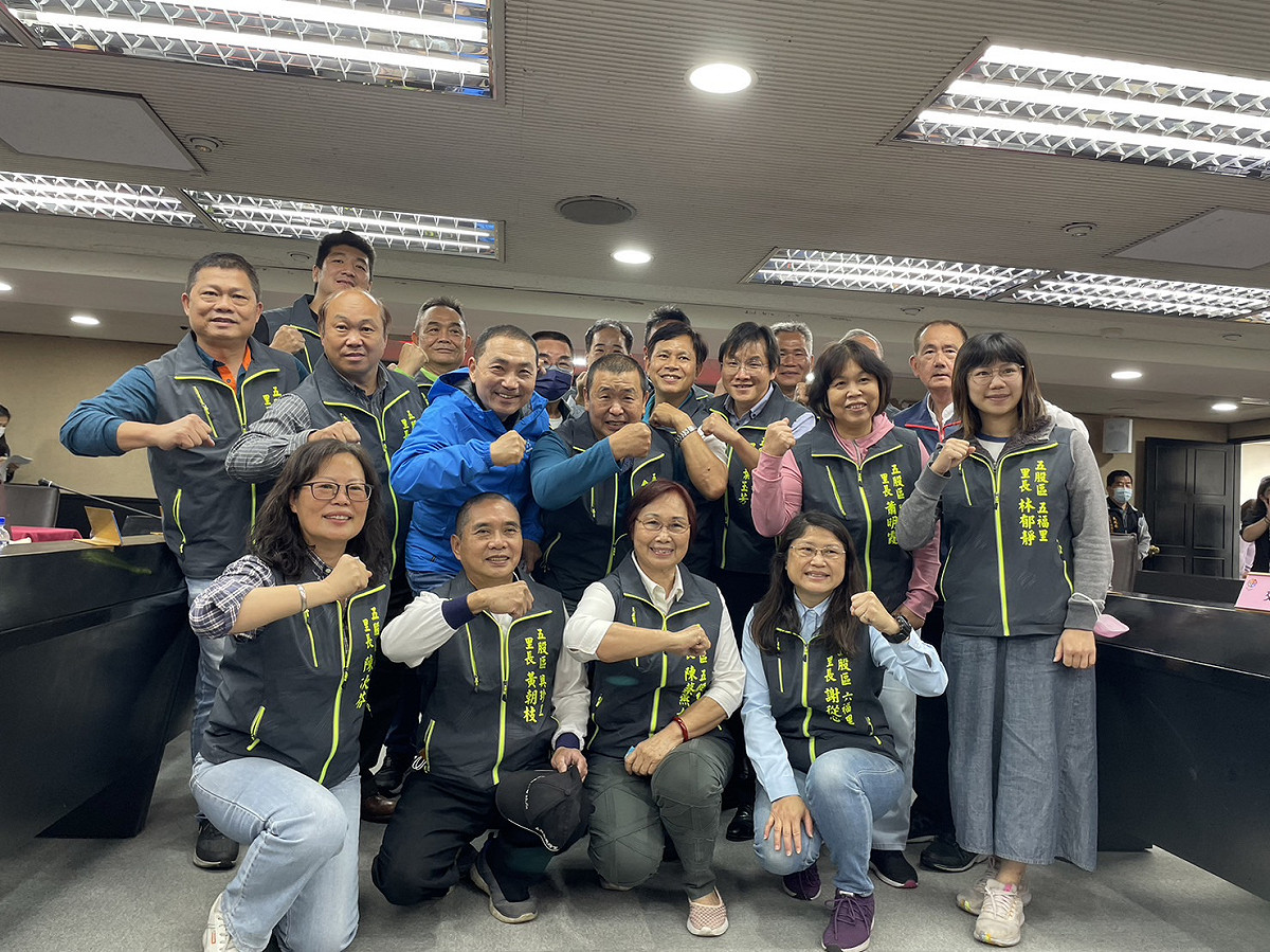 會後侯友宜與所有與會里長合影。 圖：新北市民政局提供