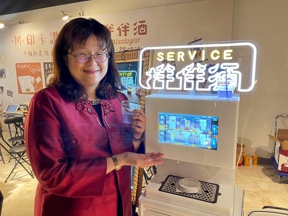 愛幸福市集也邀請婚禮周邊業者參加展售，讓準新人一站買好買足。 圖：新北市經發局提供