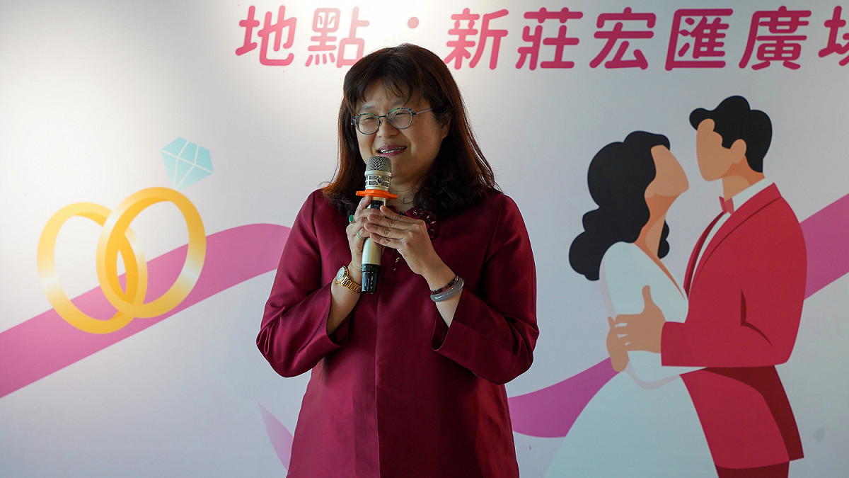 經發局長何怡明表示，今年延續去年盛況，再度攜手業者舉辦「愛幸福市集-結婚購物節」。 圖：新北市經發局提供