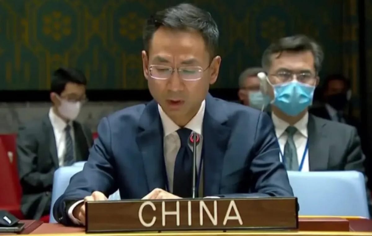中國常駐聯合國副代表耿爽（前）近來顯少在國際露面，3日在安理會上「代替」台灣感謝國際社會對地震災情的關心與慰問。 圖：新頭殼資料照／翻攝自騰訊網