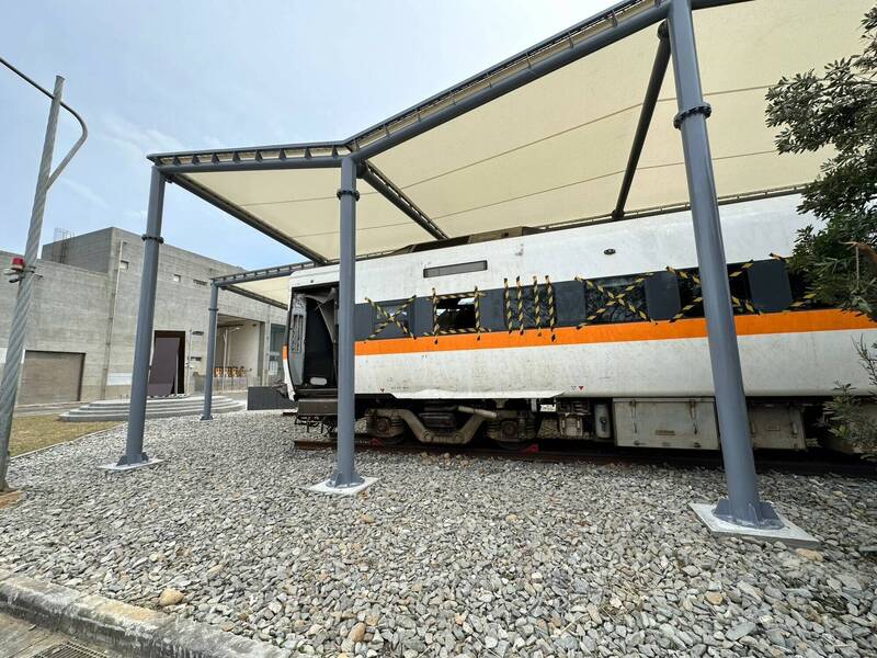 台鐵局長杜微指出，0402太魯閣號事故列車也將在2026年開放展示，成為員工安全訓練教材。 圖：台鐵局／提供