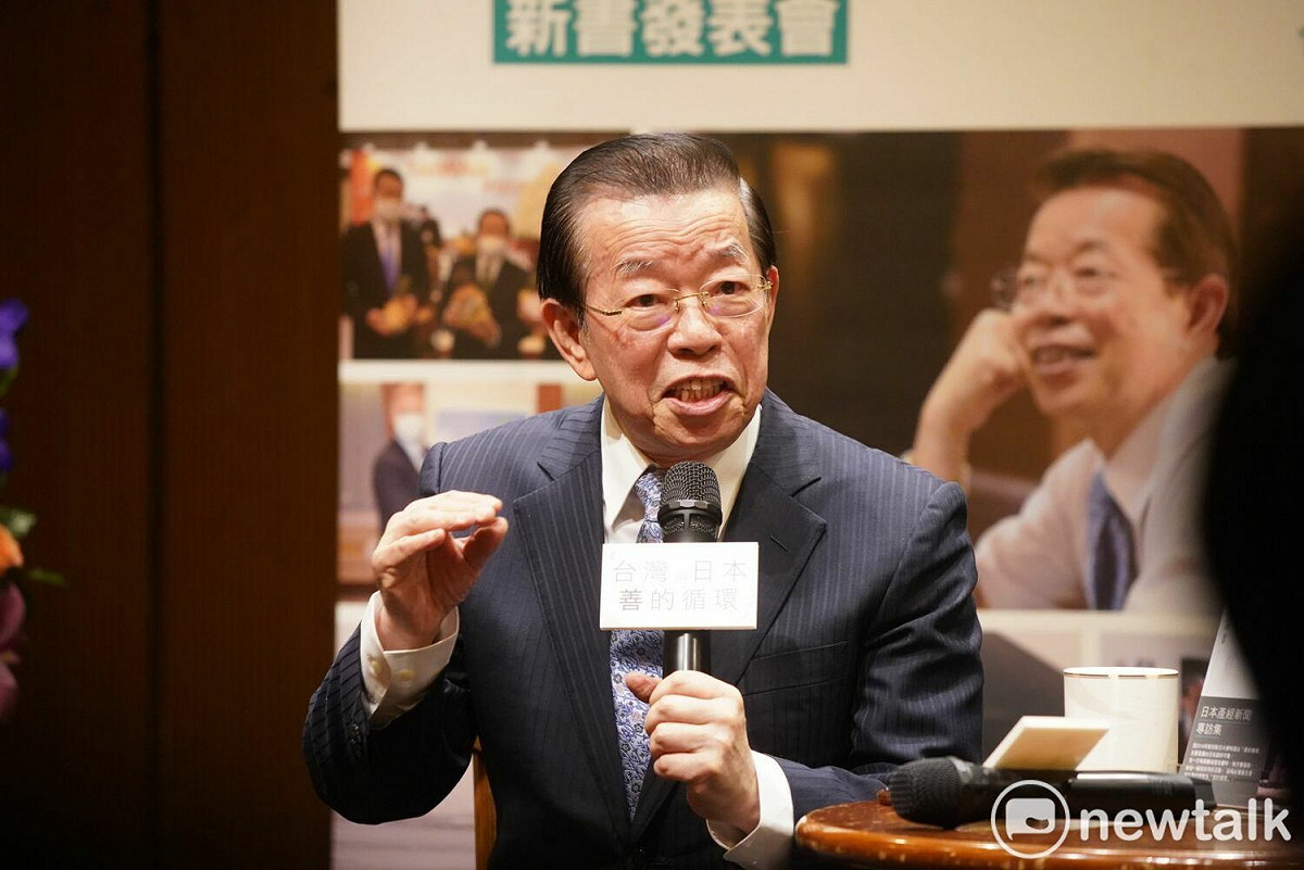 對於馬英九明日啟程中國祭祖，謝長廷表示「江湖險惡，中國也路途難走，請他保重。」 圖：林昀真／攝
