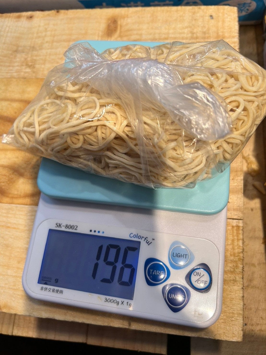 台北市衛生局今公布清明節應景35件食品抽驗結果，其中4件檢驗結果不符規定且均為豆干製品。（圖為抽驗不合格干絲) 圖：台北市衛生局／提供