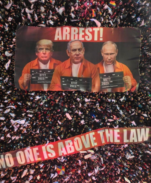 以色列政府 1 月宣佈司法改革計畫，新草案下國政府將能控制法官任命，議會也將能獲得推翻最高法院決定的權利，引爆抗議潮。 圖: 翻攝自 @krassenstein推特