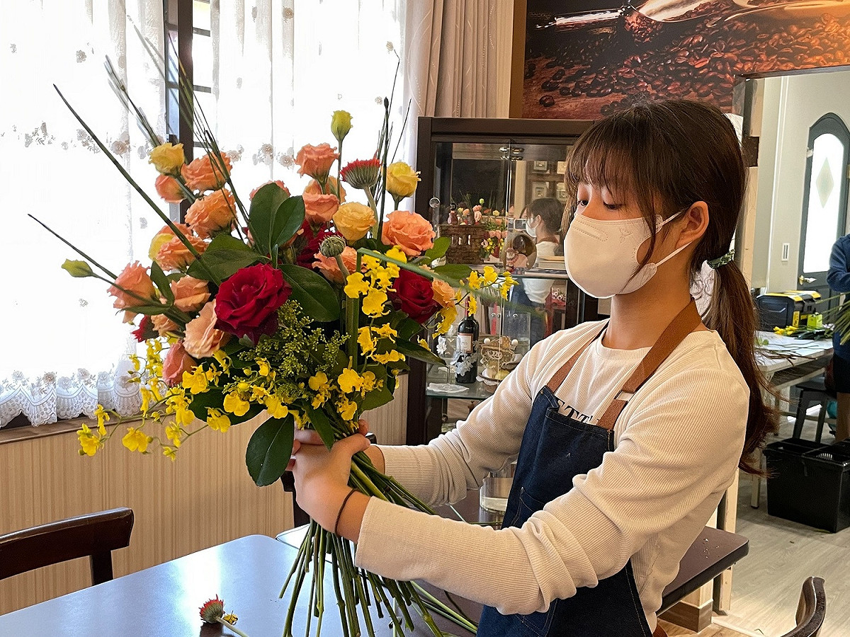 正德國中九年級同學陳可繹榮獲花藝職種第四名，為全國最年輕選手。 圖：新北市教育局提供