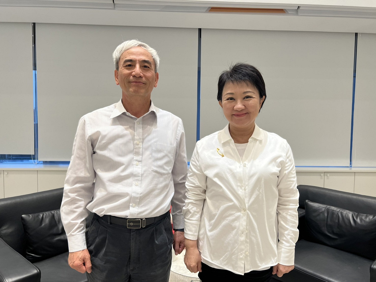 林志盈（左）將接任悠遊卡投控公司董事長。 台中市政府/提供
