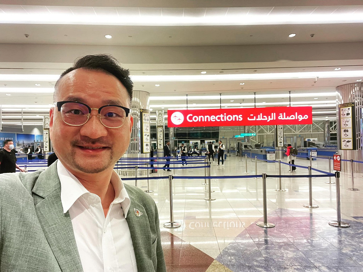 針對僑委會副委員長阮昭雄搭機爭議，筆者質疑是在轉移什麼焦點？ 圖：取自阮昭雄臉書