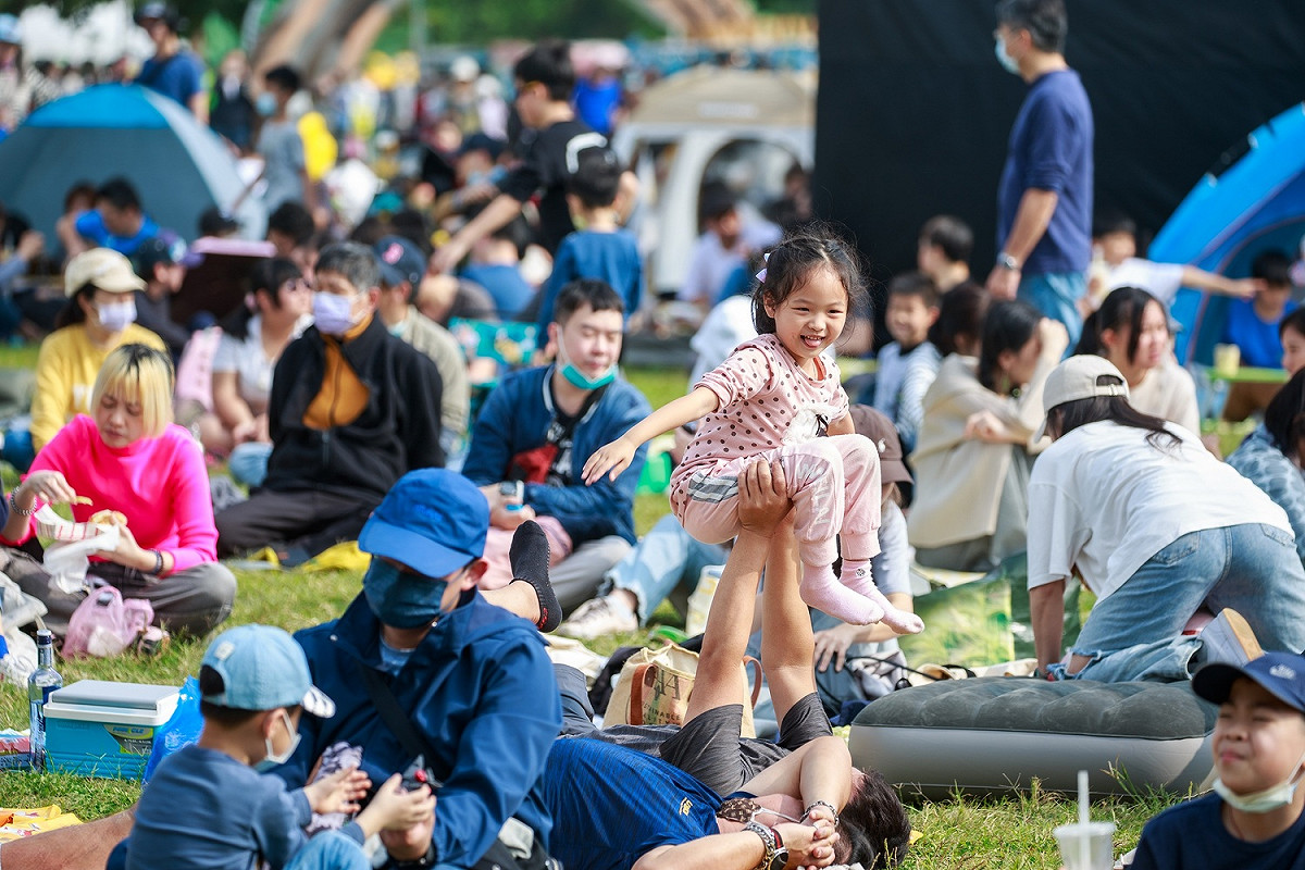 野餐也可拉近親子關係。 圖：新北市高灘處提供