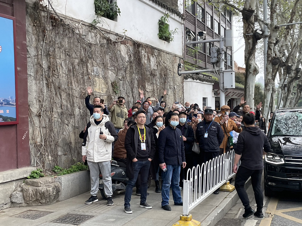 中國民眾對馬英九熱情歡呼。 圖：馬英九基金會/提供