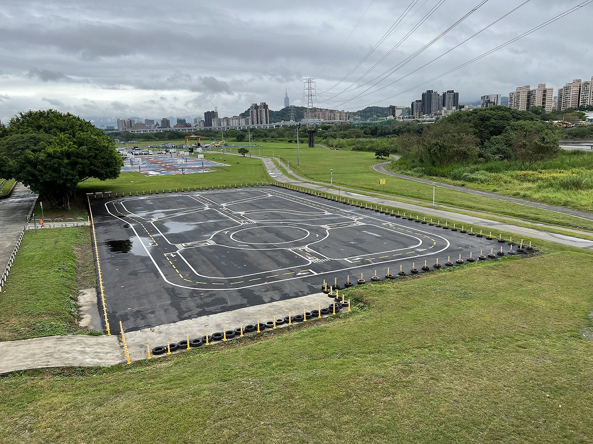 兒童多功能練習場重新整修開放使用（空照圖）。 圖：新北市高灘處提供