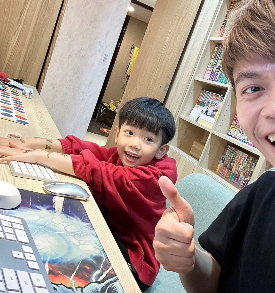 蔡阿嘎發文分享蔡桃貴音中耳炎高燒三天，現在已滿血復活。 圖：翻攝自蔡阿嘎IG