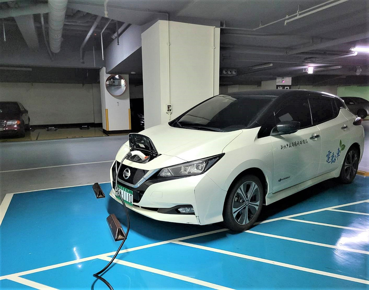 新北市以公務車電動化等示範性作為推動綠色運輸。 圖：新北市環保局提供