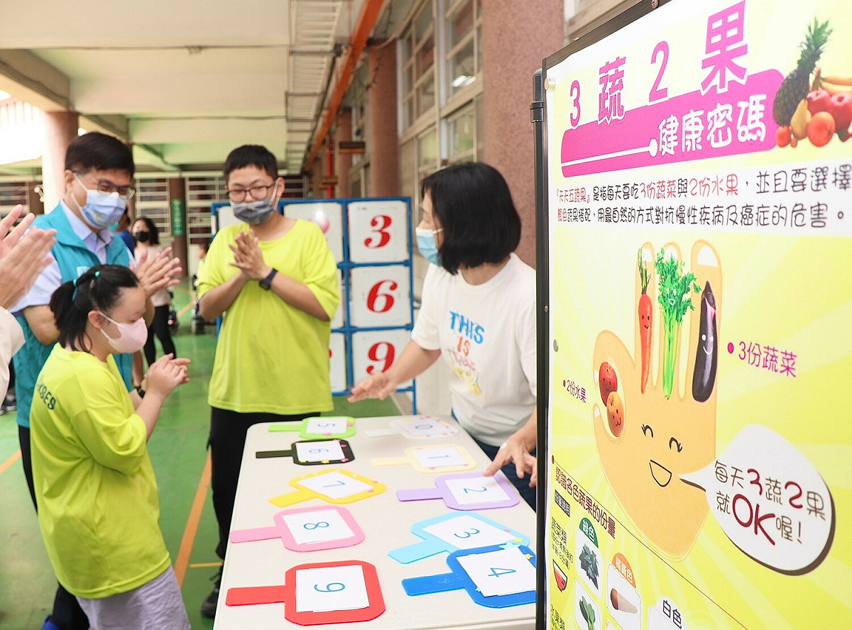 高雄特教學校設「促進健康五關卡」提前歡度兒童節。 圖：高雄市教育局/提供
