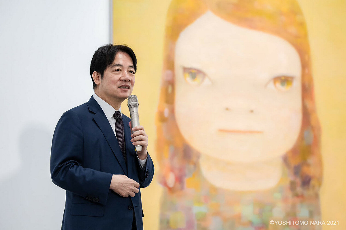 副總統賴清德31日上午前往高雄出席「奈良美智《跟著朦朧潮濕的一天去旅行》內惟藝術中心開展記者會」 圖：賴清德臉書