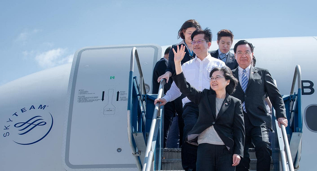 總統蔡英文於當地時間31日下午抵達中美洲友邦瓜地馬拉。 圖：取自蔡英文臉書