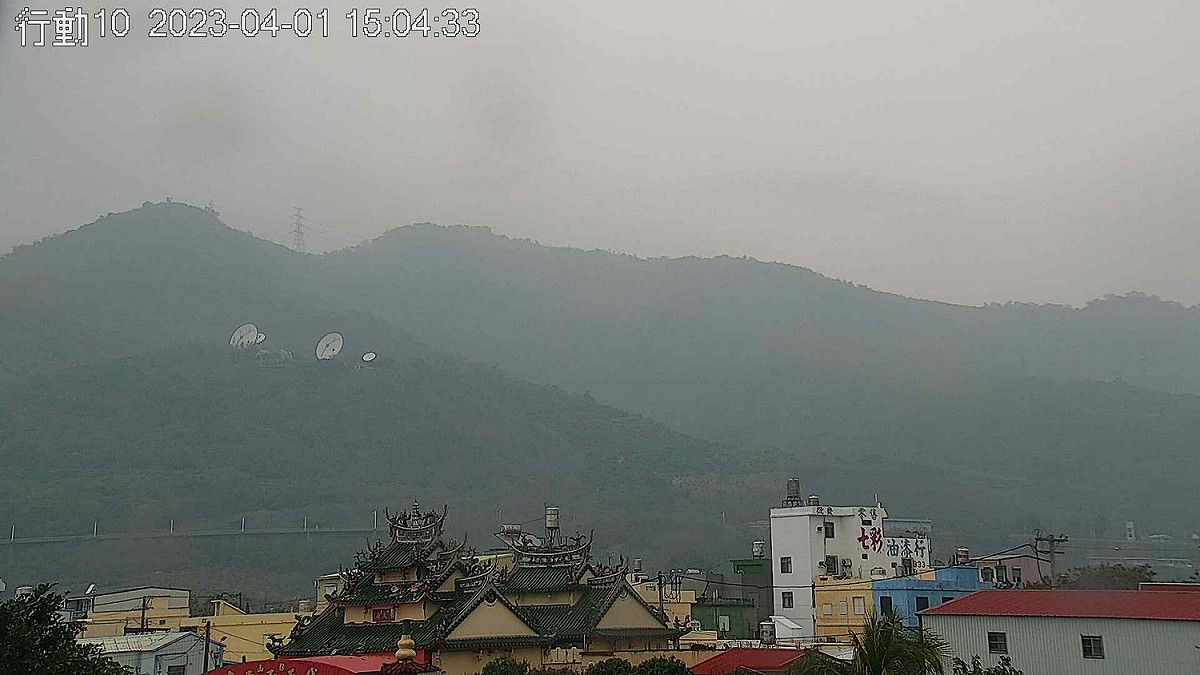今日環境風場為東北風，竹苗以北空品區位於迎風面，擴散條件普通，中部以南空品區位於下風處，污染物易累積。 圖：翻攝自空氣品質監測網
