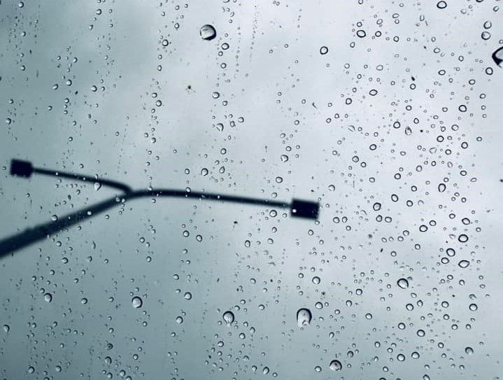 ▲今下半天有台南民眾狂喜嗨喊「下雨了！很有感」，眾人集氣「快去下在水庫區」。 （圖／翻攝自台灣颱風論壇｜天氣特急臉書）