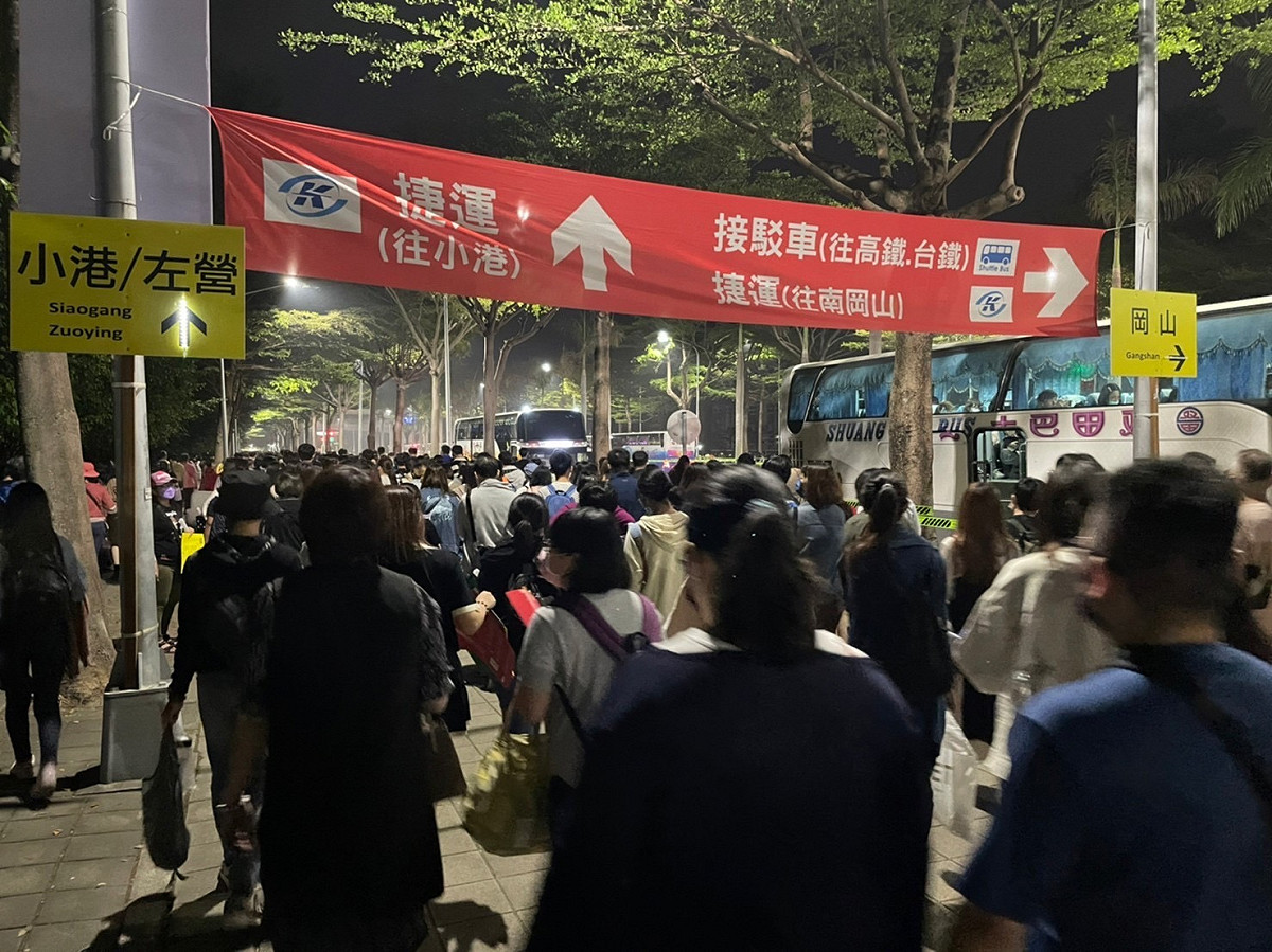 高雄同日三場演唱會吸引近20萬人。 圖：高雄市交通局/提供