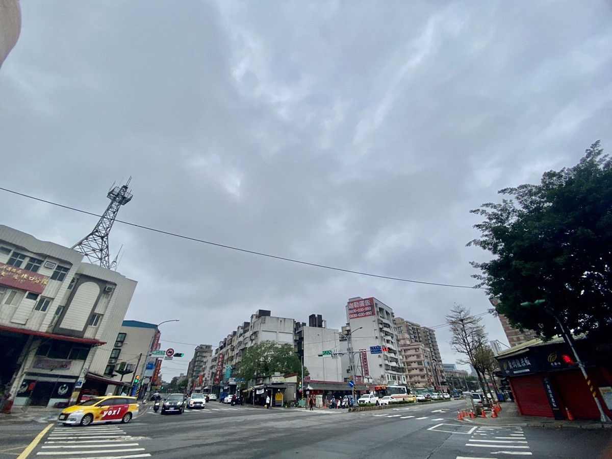 位於林口區的中山路、竹林路口陸橋提前於今(2)日清晨拆除完成，正式功成身退。 圖：新北市工務局提供