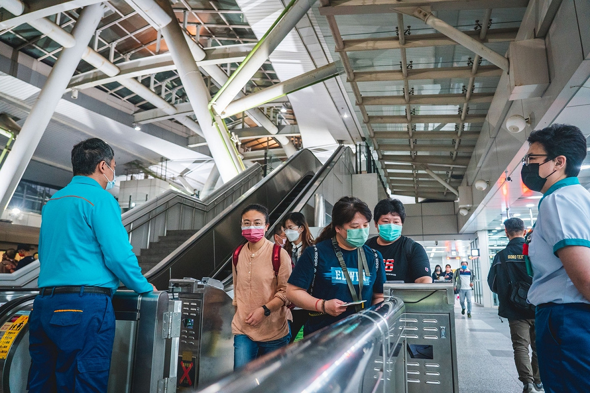 捷運系統發揮最大疏運歌迷的作用。 圖：高雄市政府/提供