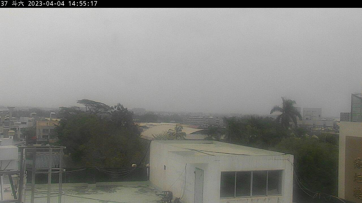 今日環境風場為東南風，導致中部、雲嘉南一帶背風側，容易累積污染物。 圖：取自空氣品質監測網